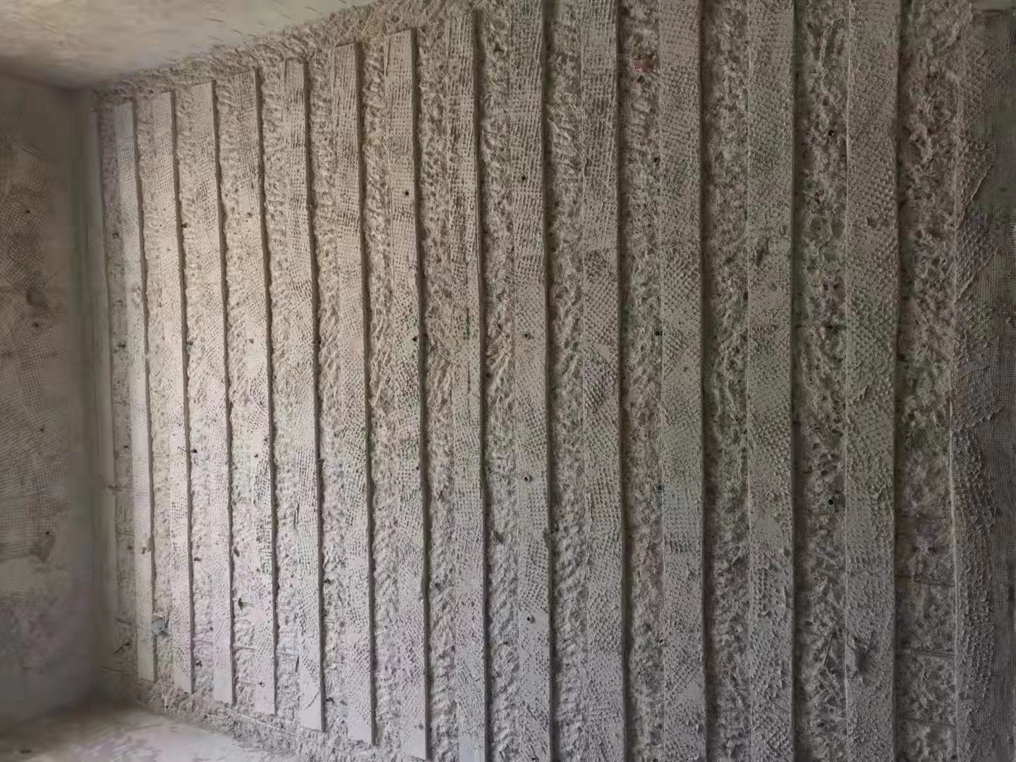 乌拉特前房屋墙体加固施工方法